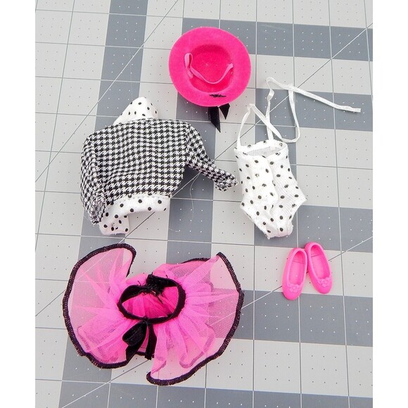 Barbie's Littlest Sister Stacie Party N Play Doll Mattel 5411 Soccer 1992 - Picture 8 of 9